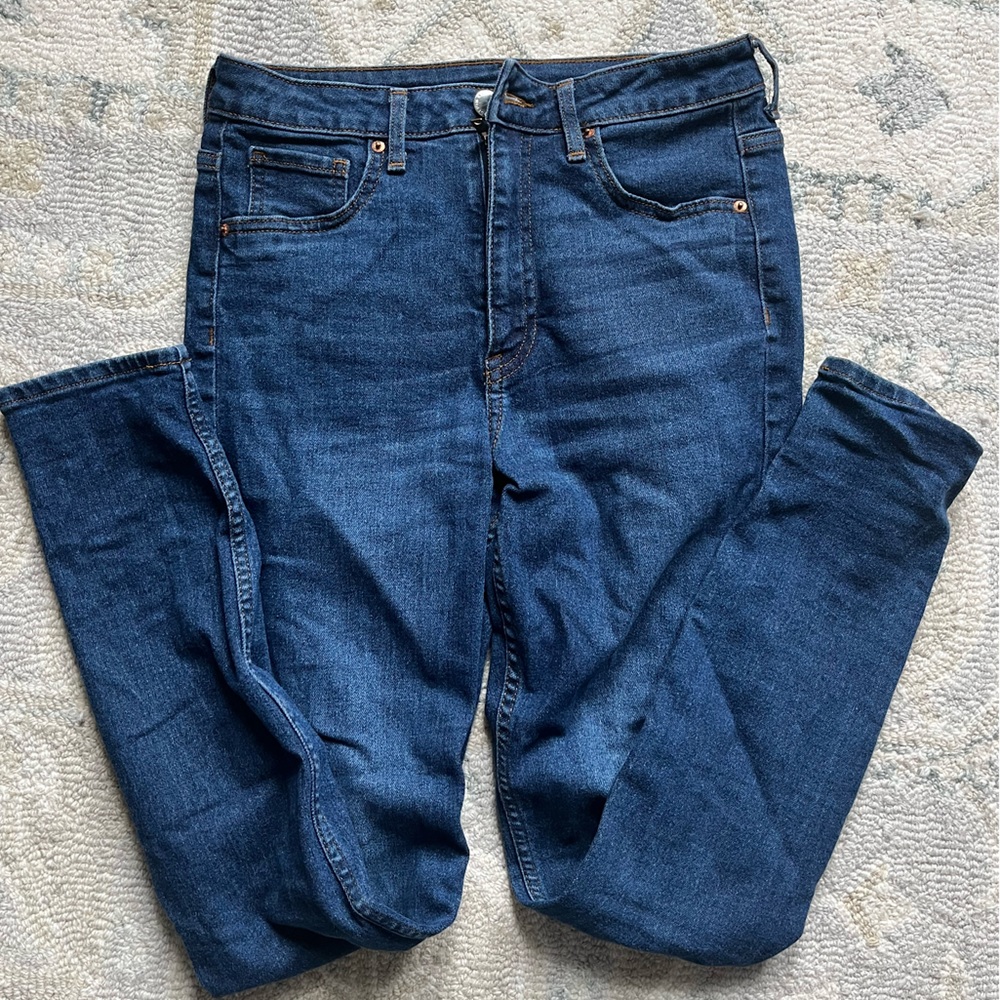 H&M Ultra High-Waist Curvy Jeggings 👖